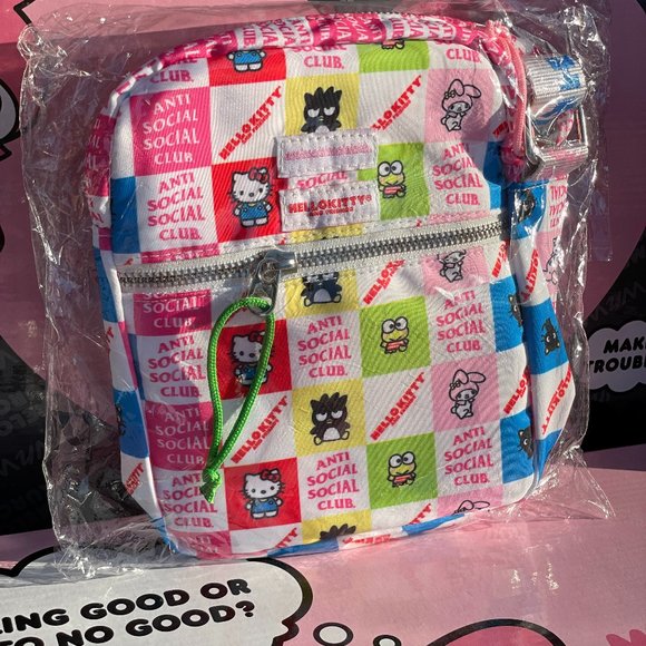 Hello Kitty and Friends x ASSC Sidebag UNISEX - Picture 2 of 7